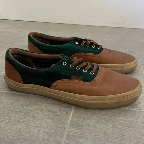 vans authentic green suede